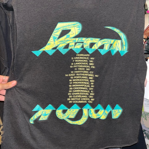 LEGENDARY - Vintage ‘80 Poison tour shirt - Picture 2 of 2